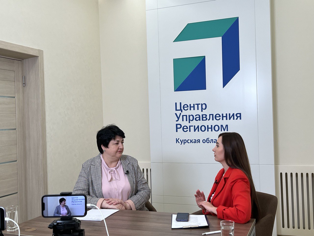 Управляющий Отделением Соцфонда Жанна Демьяненко в прямом эфире ЦУР ответила на вопросы курян.