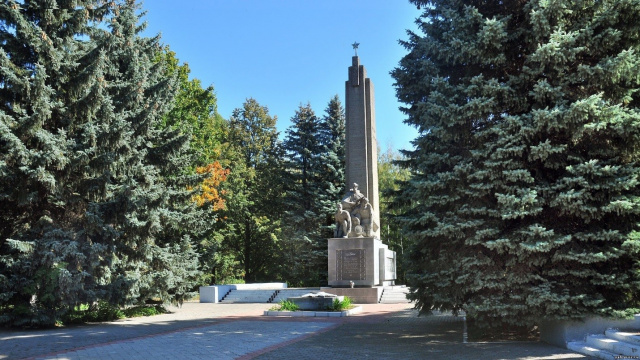 Памятник «ГЕРОЯМ - САПЕРАМ».
