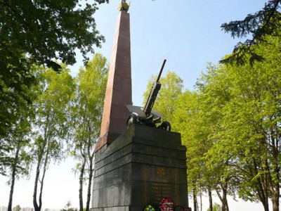 Памятник «ГЕРОЯМ - АРТИЛЛЕРИСТАМ».